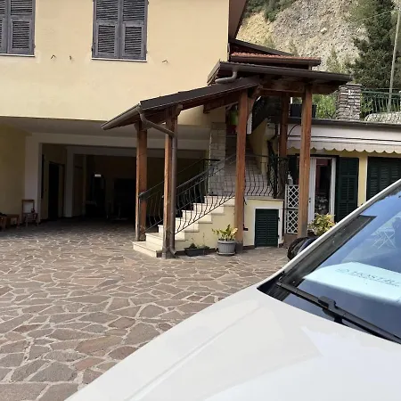 Host4u - Beautiful With 3 Bedrooms In * إمبيريا