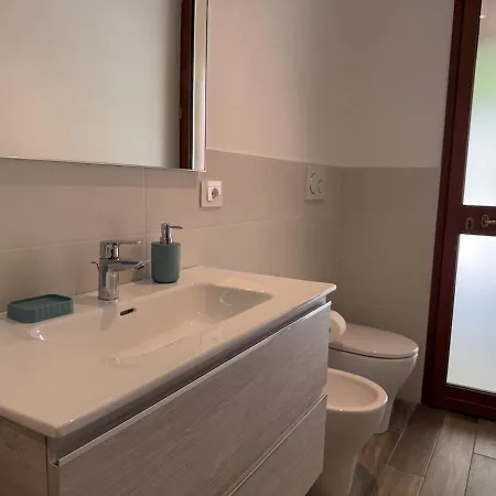 Host4u - Beautiful With 3 Bedrooms In * إمبيريا