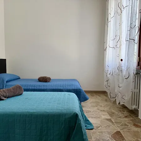 Host4u - Beautiful With 3 Bedrooms In شقة