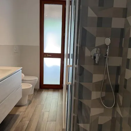 Host4u - Beautiful With 3 Bedrooms In إمبيريا