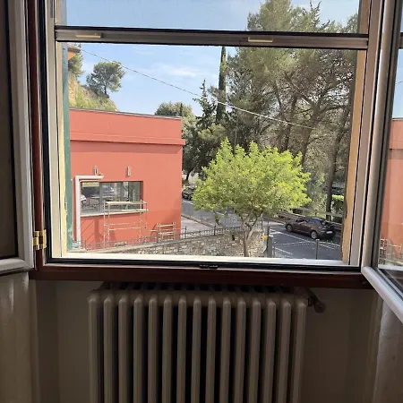 Host4u - Beautiful With 3 Bedrooms In * إمبيريا