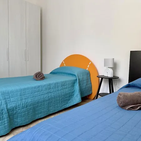 Host4u - Beautiful With 3 Bedrooms In شقة إمبيريا